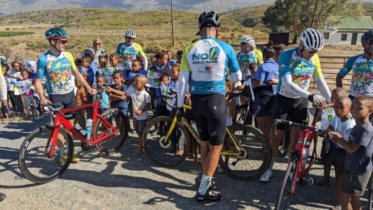 Cycle tour